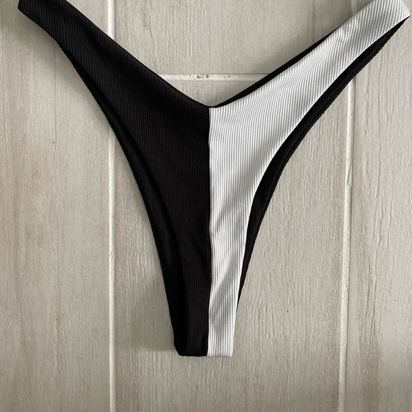 Bathing suit - Picture 4 of 6